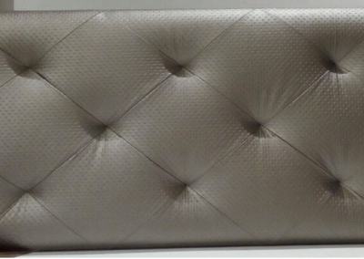 Cabecero - tapizado en gris metalizado